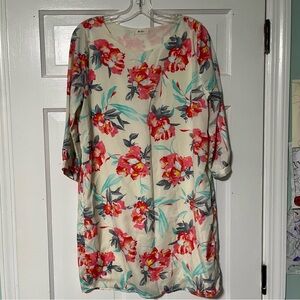 Everly Feminine Floral quarter sleeve Dress with Red and Blue Accents